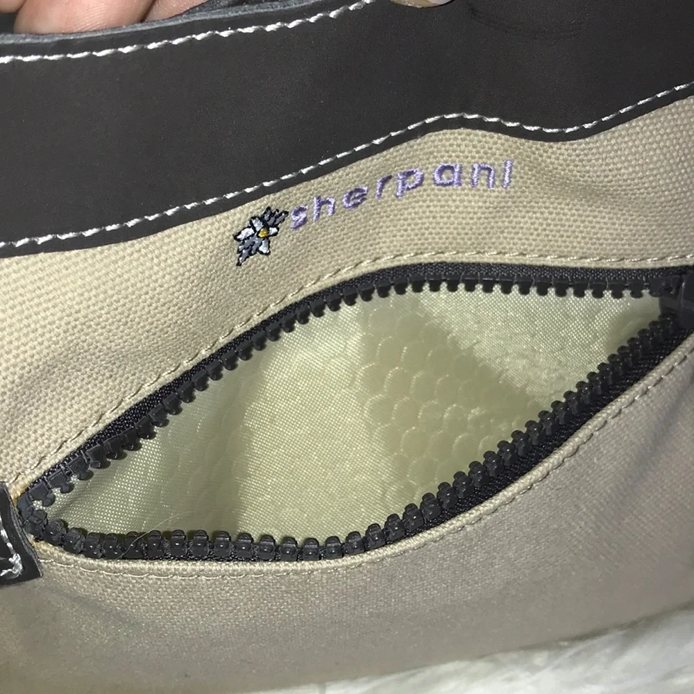 Sherpani Tan and Black Shoulder Bag - Picture 5 of 16